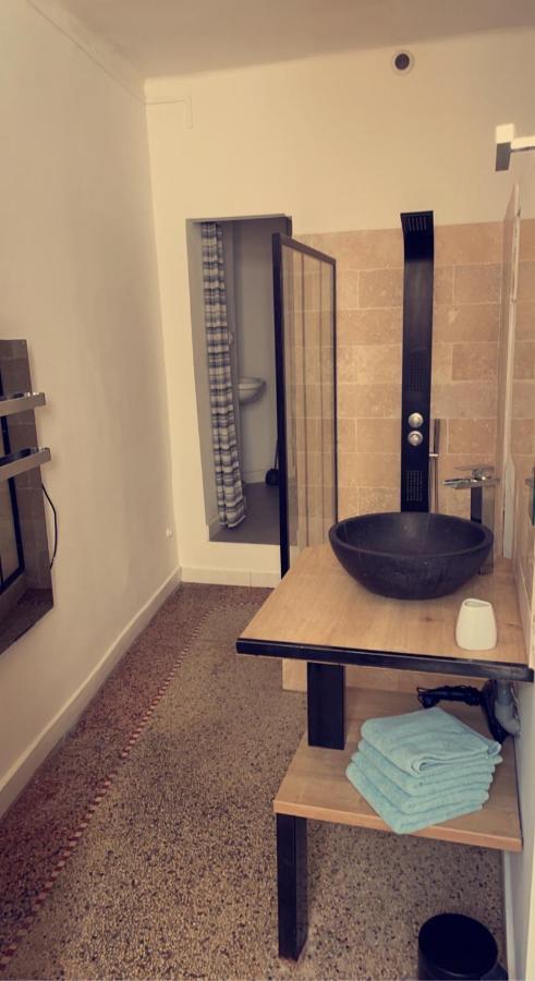 L'Ecrin Des Calquieres Daire Nîmes Dış mekan fotoğraf